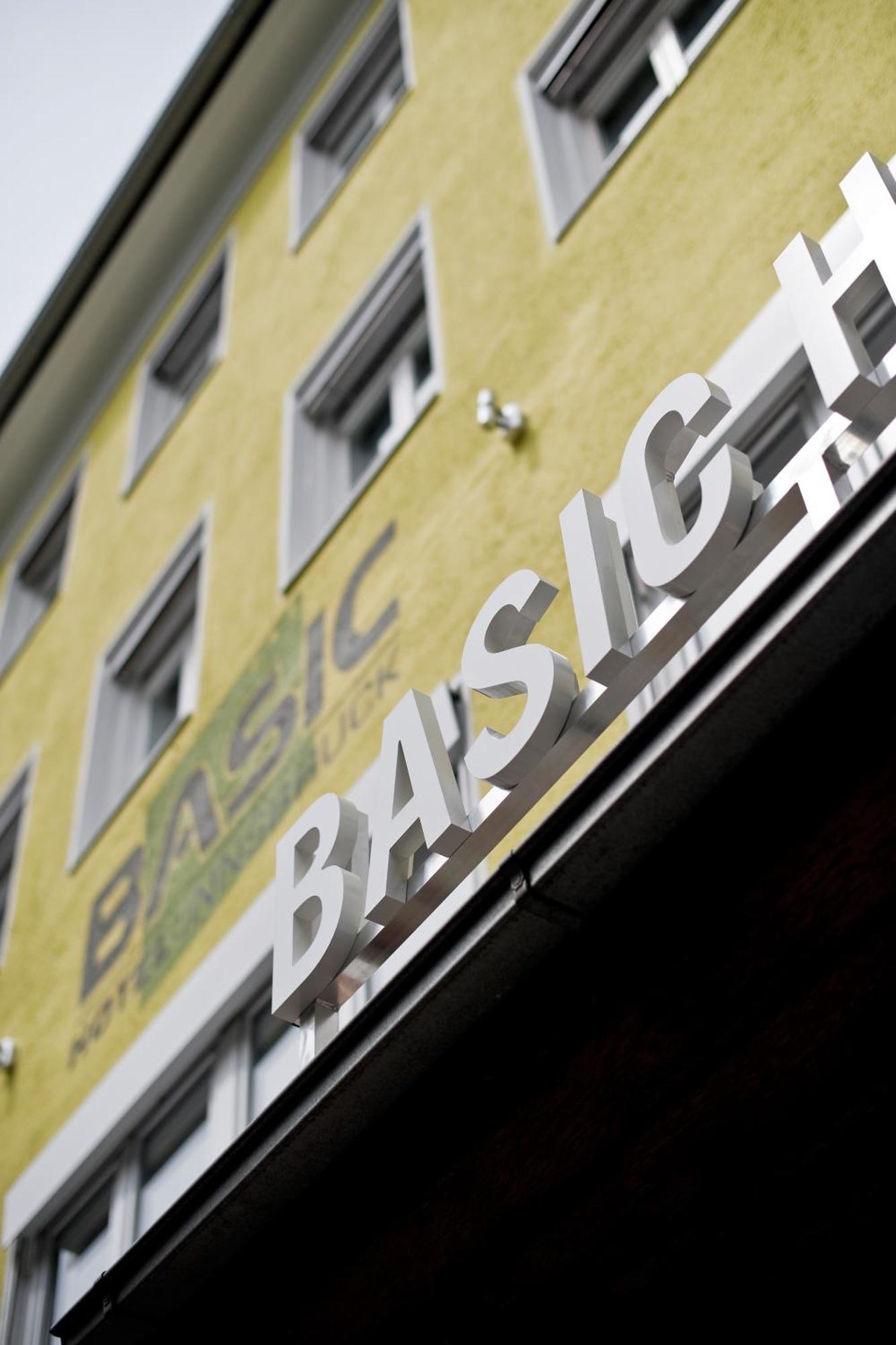 Hotel Basic 3*